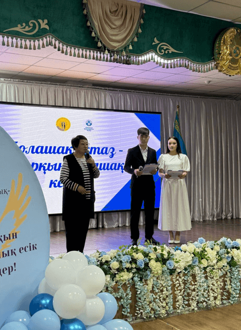 ПРОФЕССИОНАЛЬНАЯ ОРИЕНТАЦИЯ / Желаем им правильного выбора одного кирпичика вашей жизни
